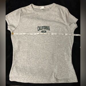 Casual Gray Women's Tee with California 1986 Design